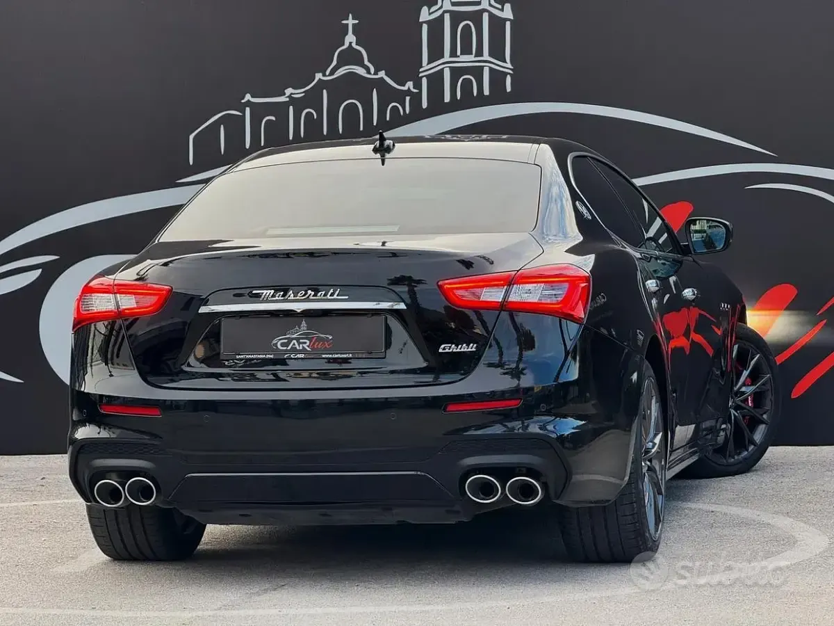Usata Maserati Ghibli 275 CV (202 kW) 2020 Nero ribelle Berlina