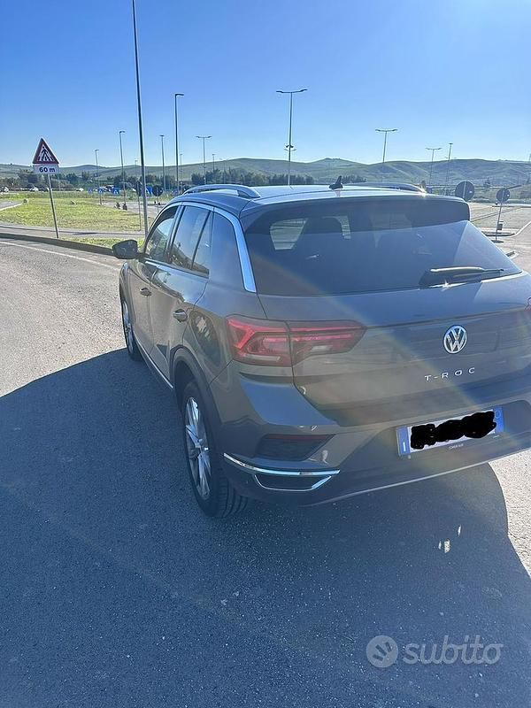 Usata VW T-Roc 116 CV (85 kW) 2019 Grigio SUV