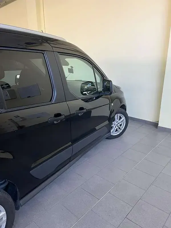Usata Ford Tourneo Connect 101 CV (74 kW) 2017 Monovolume