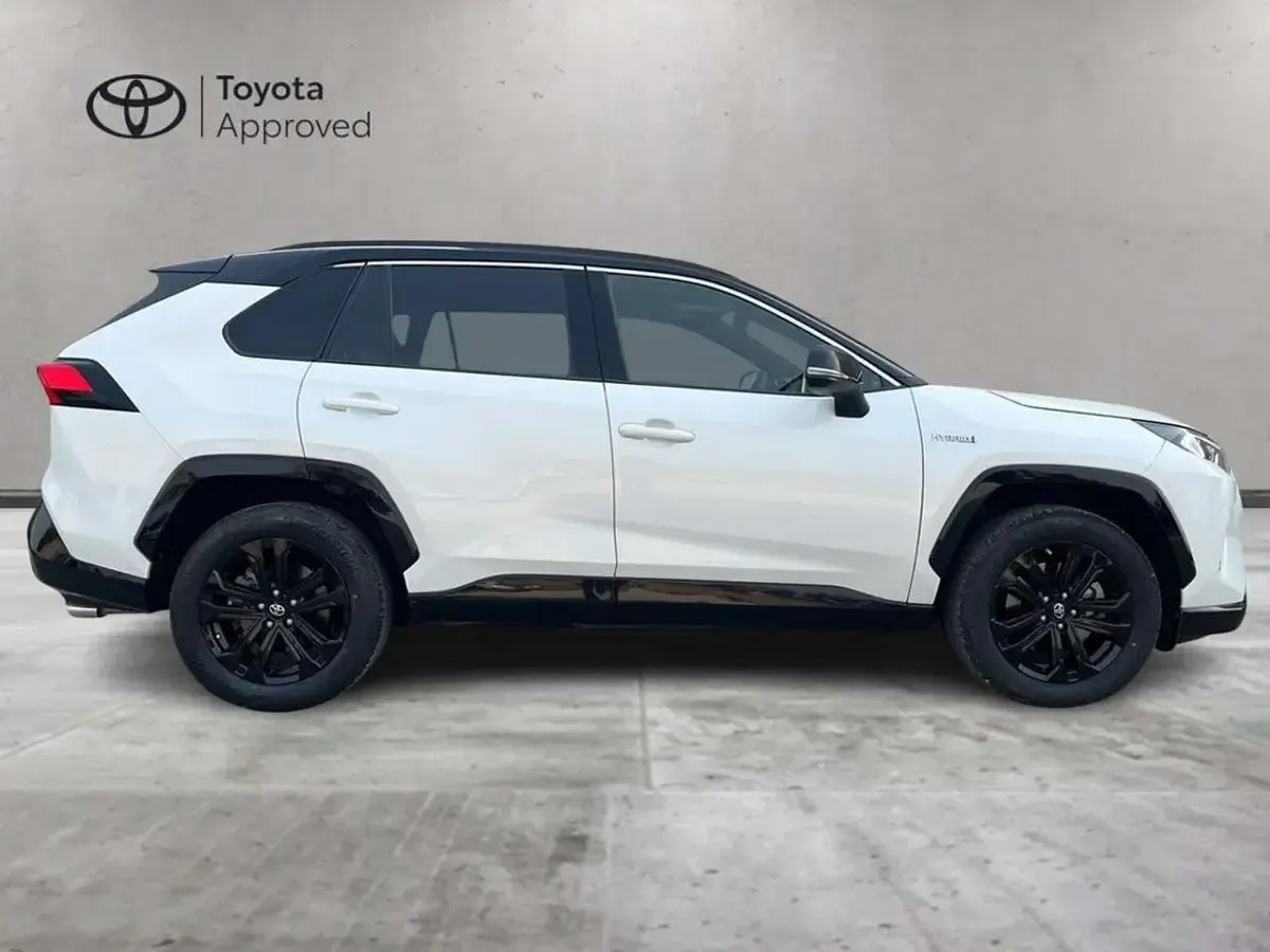 Usata Toyota RAV4 Hybrid Style 218 CV (160 kW) 2019 Bianco SUV