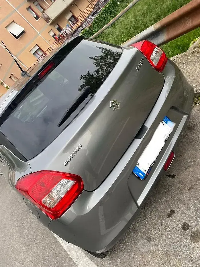 Usata Suzuki Swift 90 CV (66 kW) 2018 Grigio Utilitaria