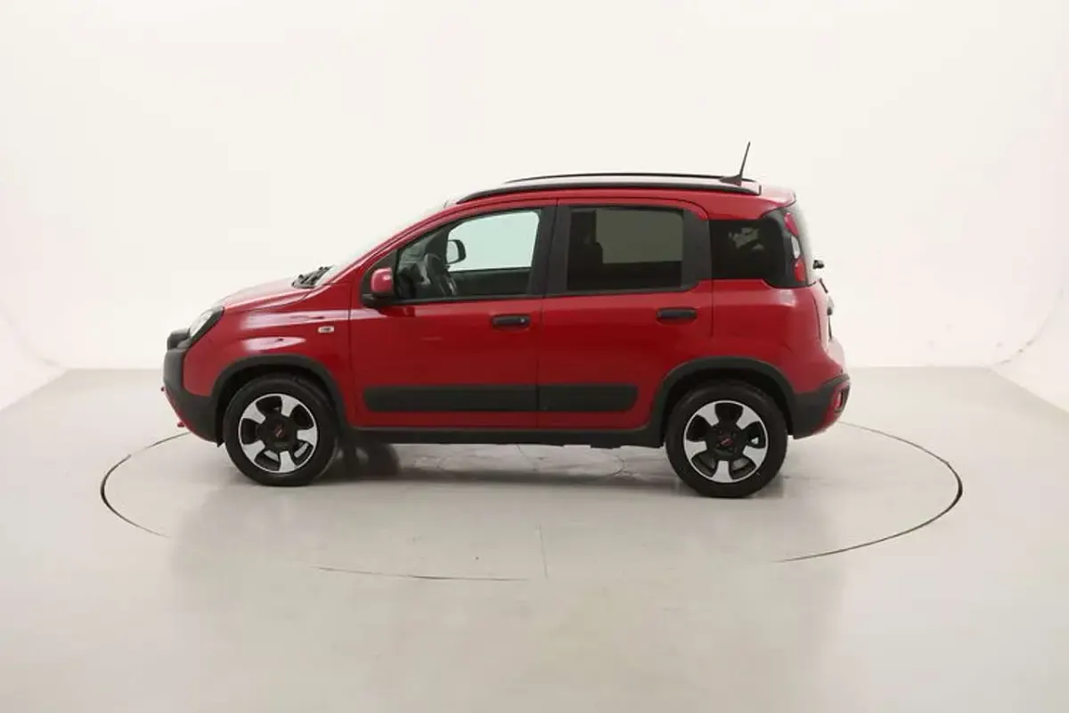 Usata Fiat Panda Cross Cross 69 CV (50 kW) 2024 Rosso Utilitaria