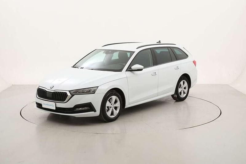 Bianco Usata 2022 Skoda Octavia Executive Station wagon | 19.490 € (Super prezzo) - Immagine 1/4