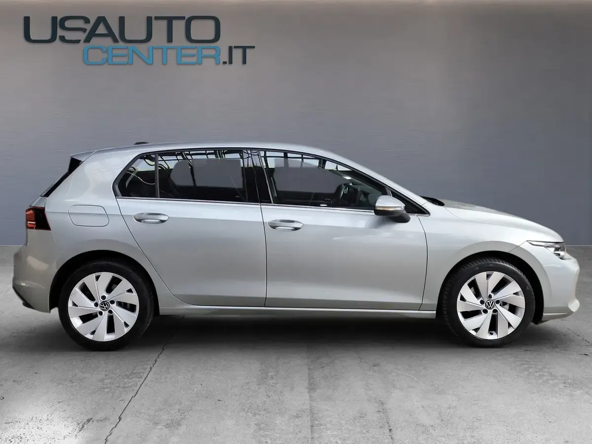 Usata VW Golf VIII Style 150 CV (110 kW) 2025 Dolomite silver metallizzato Berlina