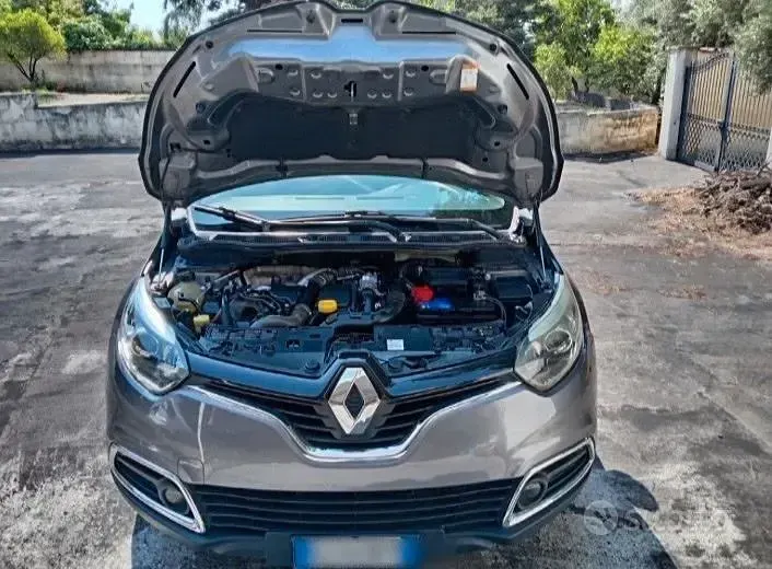 Usata Renault Captur 90 CV (66 kW) 2015 Grigio SUV