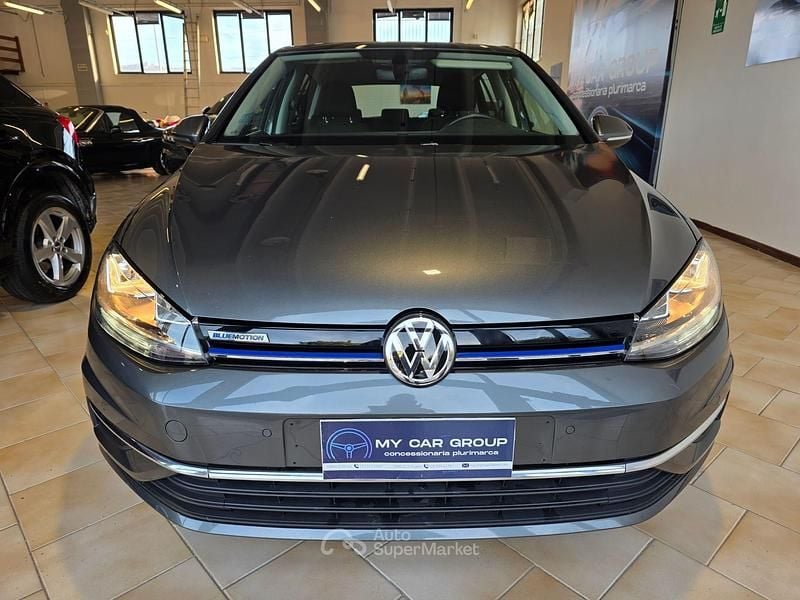 Usata VW Golf VII 131 CV (96 kW) 2019 Gray Berlina