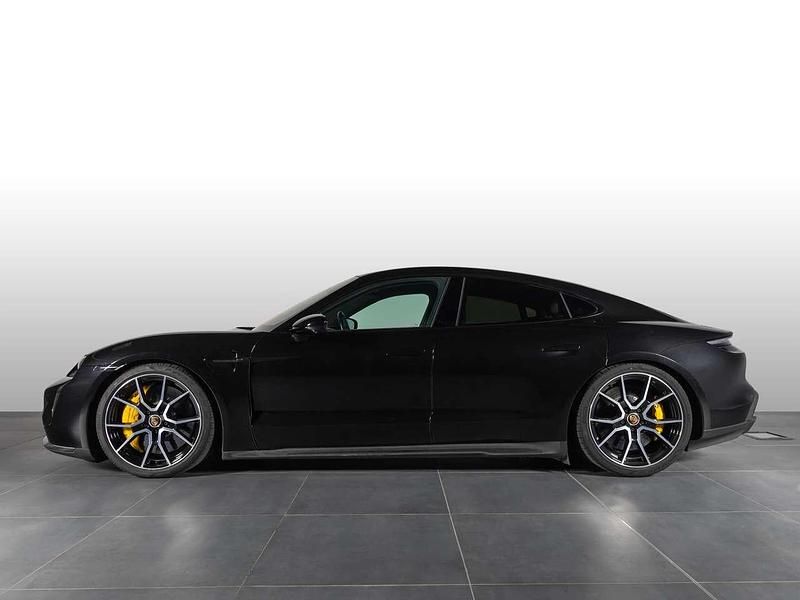 Usata Porsche Taycan Turbo S 141 kW (193 CV) 2022 Nero jet metalizzato Berlina