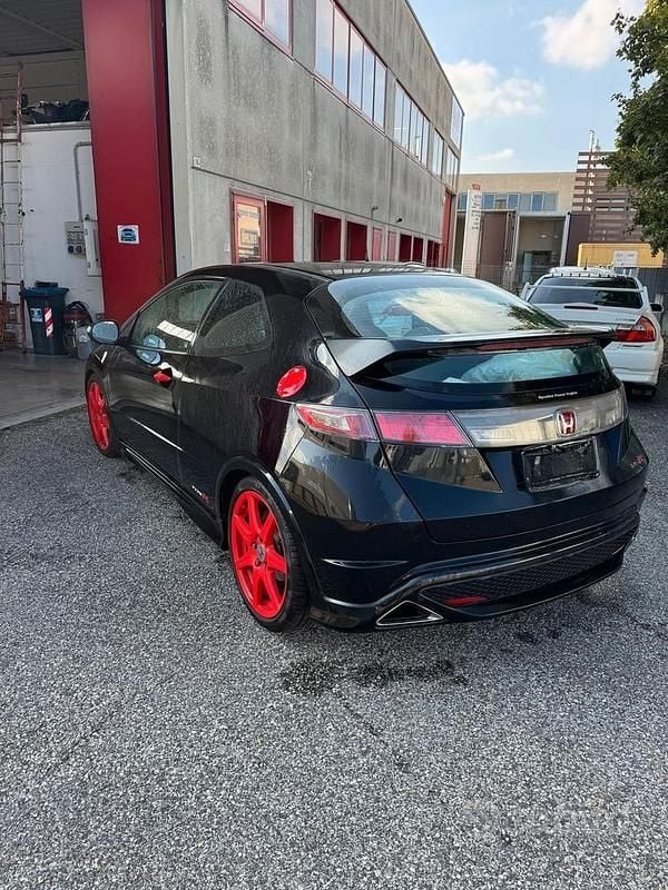 Usata 2008 Honda Civic Type R Tre volumi | 9499 € - Immagine 1/4