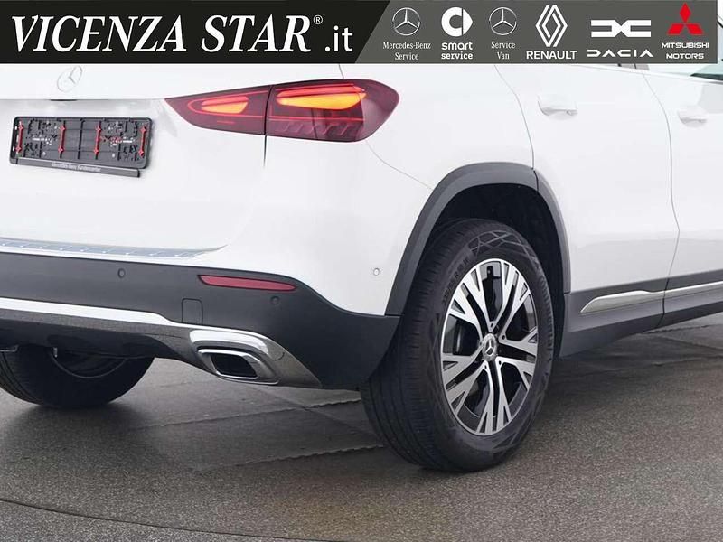 Usata Mercedes GLA180 Advanced 136 CV (100 kW) 2024 Bianco polare SUV