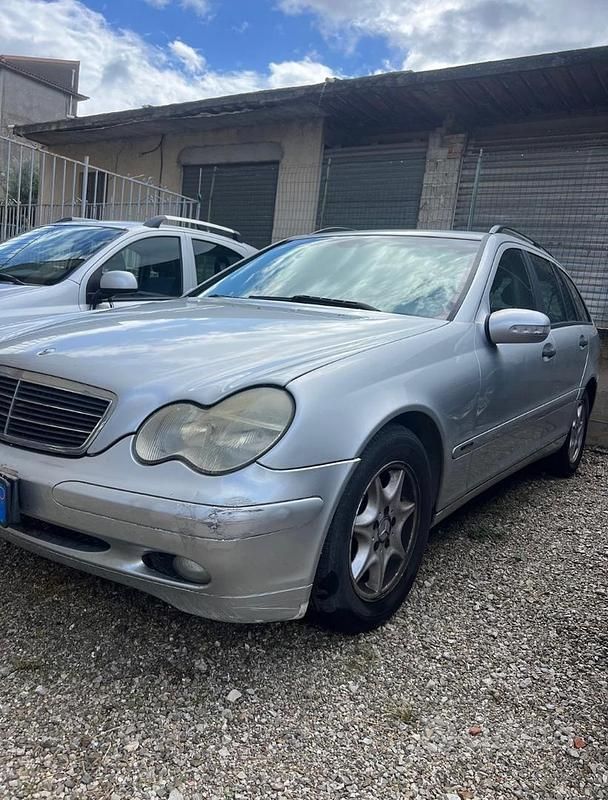 Usata Mercedes C220 Classic 143 CV (105 kW) 2003 Station wagon