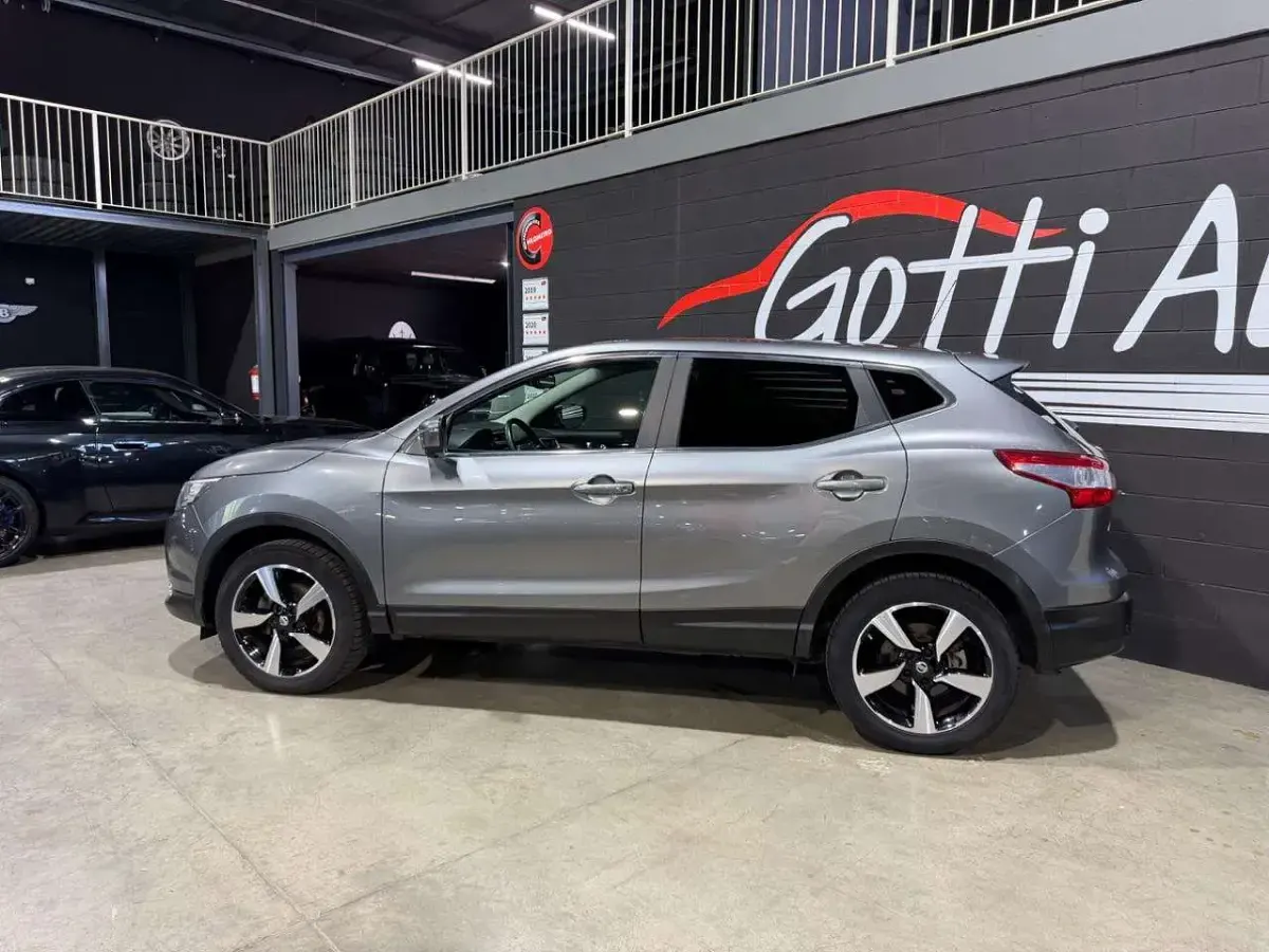Usata Nissan Qashqai 360º 116 CV (85 kW) 2016 Grigio SUV