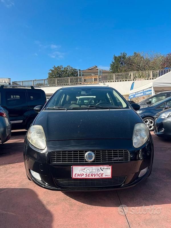 Usata Fiat Grande Punto 74 CV (54 kW) 2007 Grigio Utilitaria