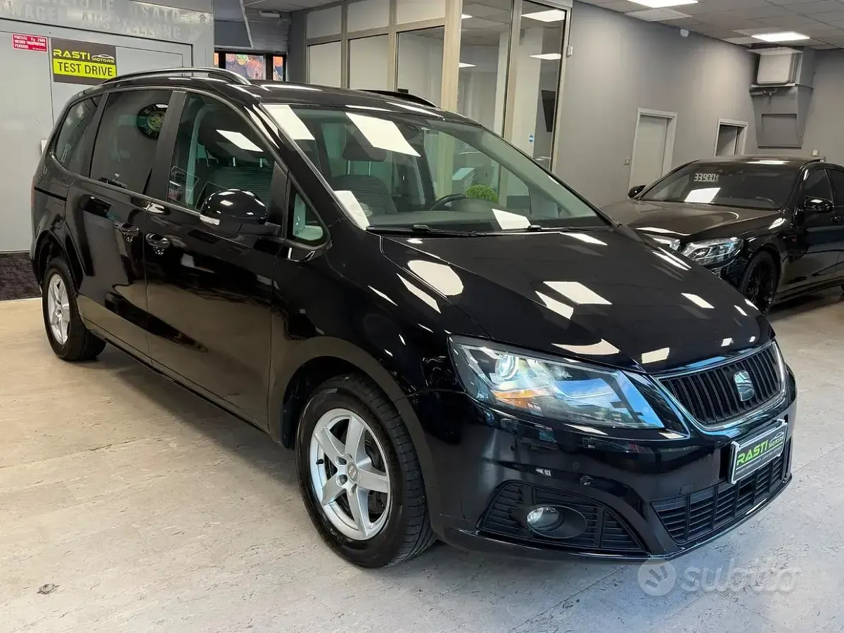 Usata Seat Alhambra Style 140 CV (102 kW) 2011 Nero Monovolume