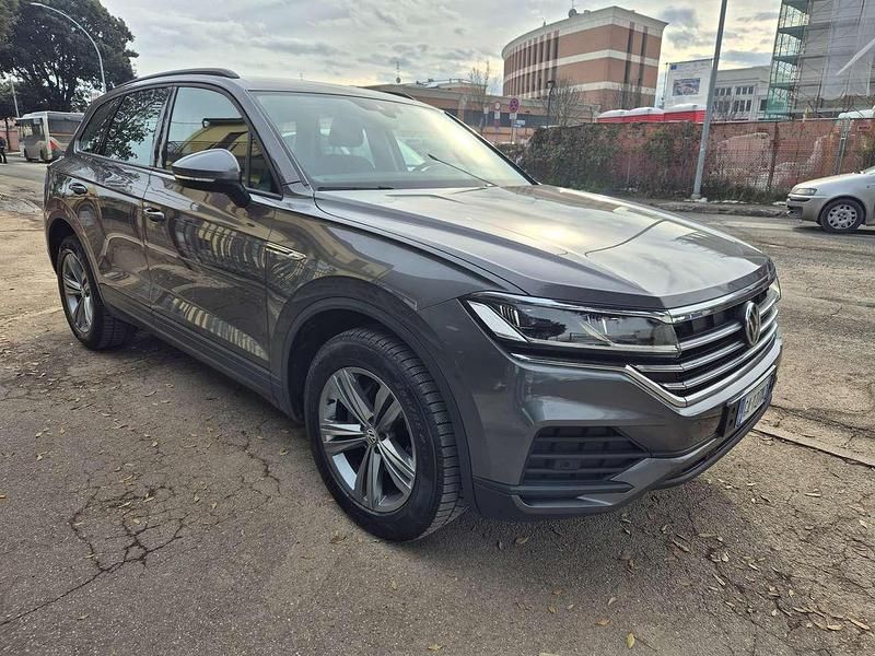 Usata VW Touareg Elegance 231 CV (169 kW) 2020 Grigio SUV