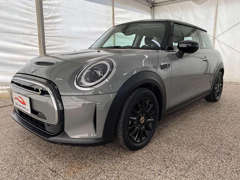 Usata Mini Cooper SE Classic 135 kW (184 CV) 2022 Grigio Utilitaria