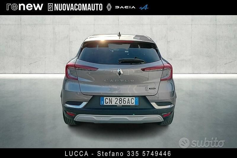 Usata Renault Captur Techno 160 CV (117 kW) 2023 Grigio SUV