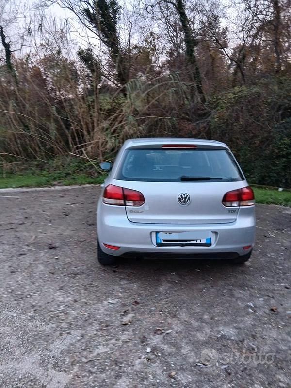 Usata VW Golf VI 105 CV (77 kW) 2011 Grigio Utilitaria