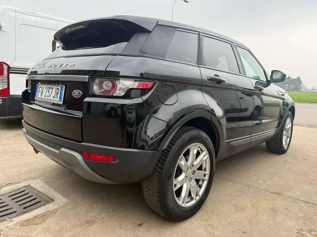 Usado Land Rover Range Rover evoque 150 HP (110 kW) 2015 Preto SUV