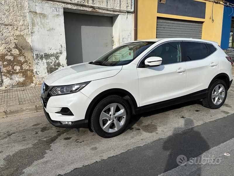 Usata Nissan Qashqai 131 CV (96 kW) 2018 Bianco SUV