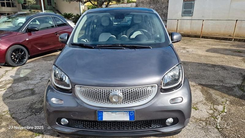 Usata Smart ForFour Passion 71 CV (52 kW) 2015 Grigio Utilitaria