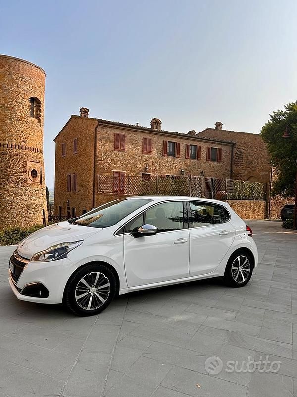 Usata Peugeot 208 2016 Bianco Utilitaria