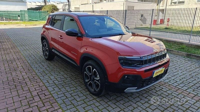 Usata Jeep Avenger Summit 101 CV (74 kW) 2024 Rosso SUV