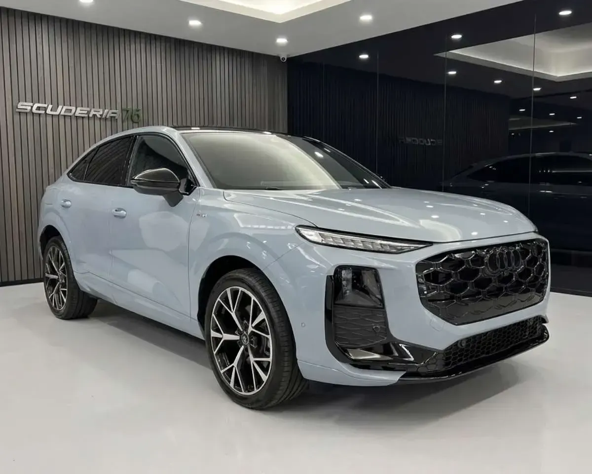 Nuova Audi Q3 Sportback S-Line 150 CV (110 kW) 2026 Grigio freccia SUV