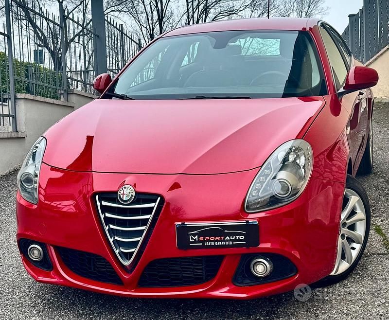 Usata Alfa Romeo Giulietta Distinctive 105 CV (77 kW) 2015 Rosso Utilitaria