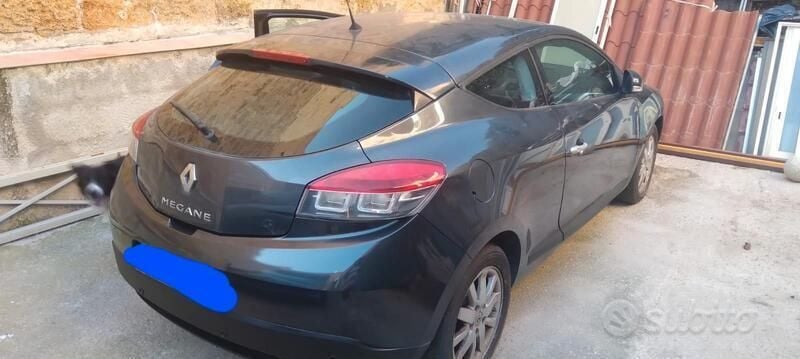 Grigio Usata 2009 Renault Mégane Coupé Coupé | 6000 € (Buon prezzo) - Immagine 1/4