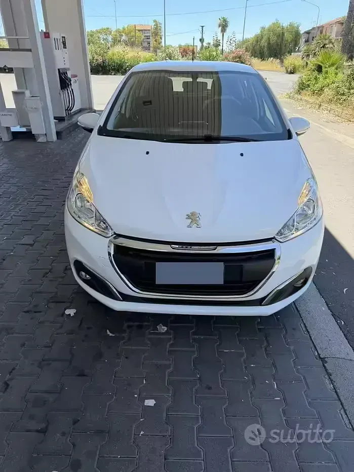 Usata Peugeot 208 102 CV (75 kW) 2019 Bianco Utilitaria