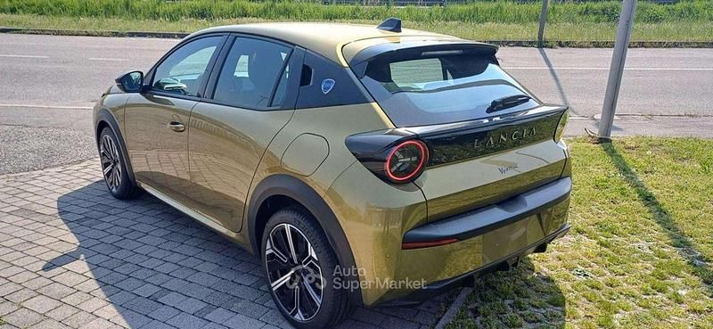 Nuova Lancia Ypsilon 101 CV (74 kW) 2026 Oro Utilitaria