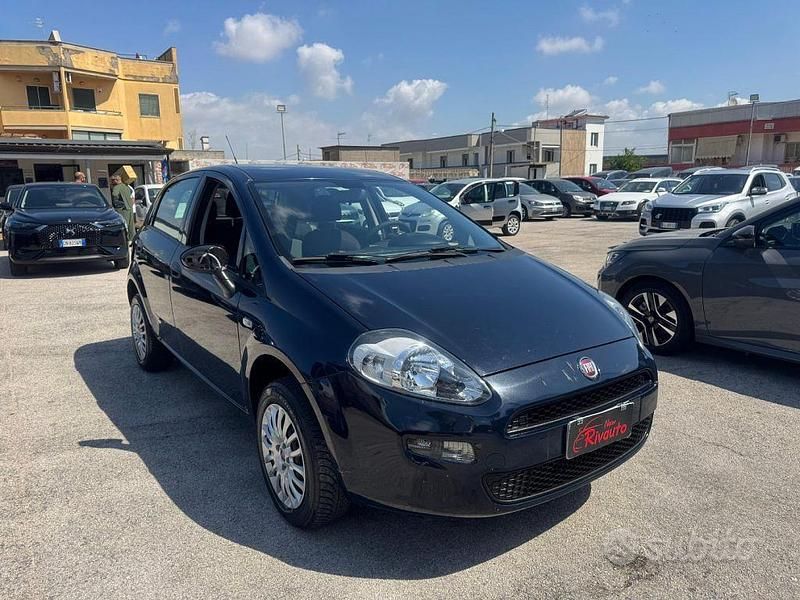 Usata Fiat Punto Street 77 CV (56 kW) 2015 Blu Utilitaria
