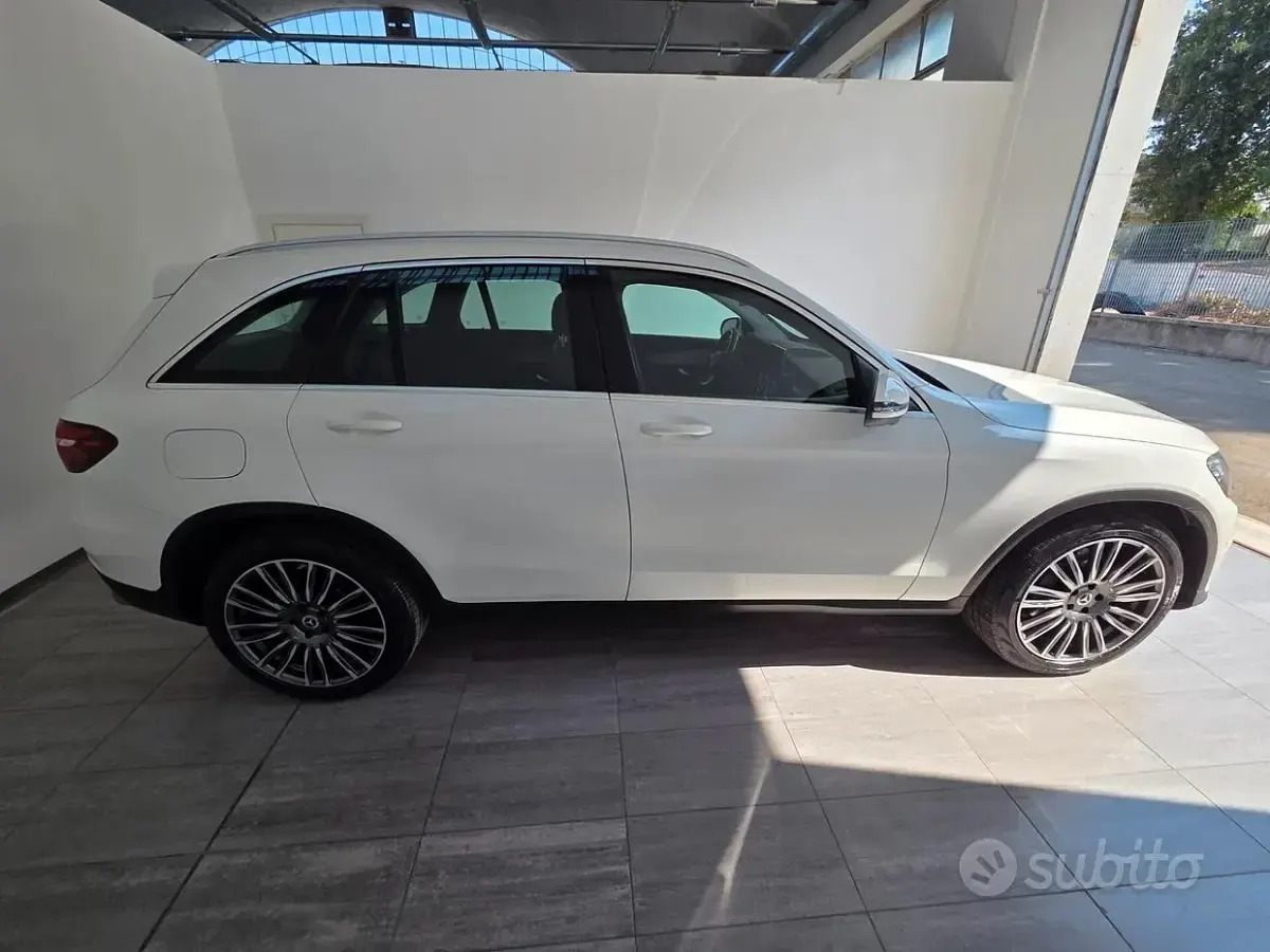 Usata Mercedes GLC250 Premium 204 CV (150 kW) 2019 Bianco SUV