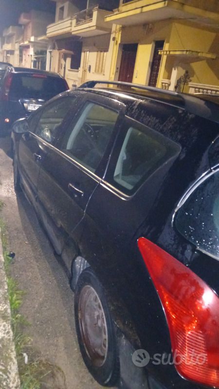 Nero Usata 2009 Peugeot 308 Station wagon | 1400 € (Buon prezzo) - Immagine 1/1