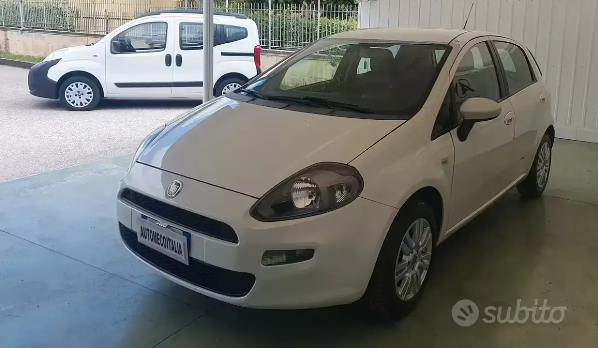 Usata Fiat Punto 69 CV (50 kW) 2012 Bianco Utilitaria
