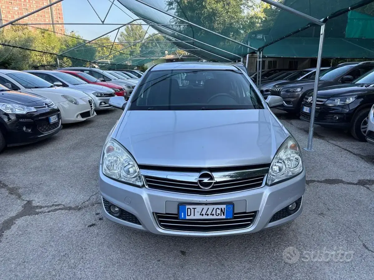 Usata Opel Astra Cosmo 125 CV (91 kW) 2009 Grigio Station wagon