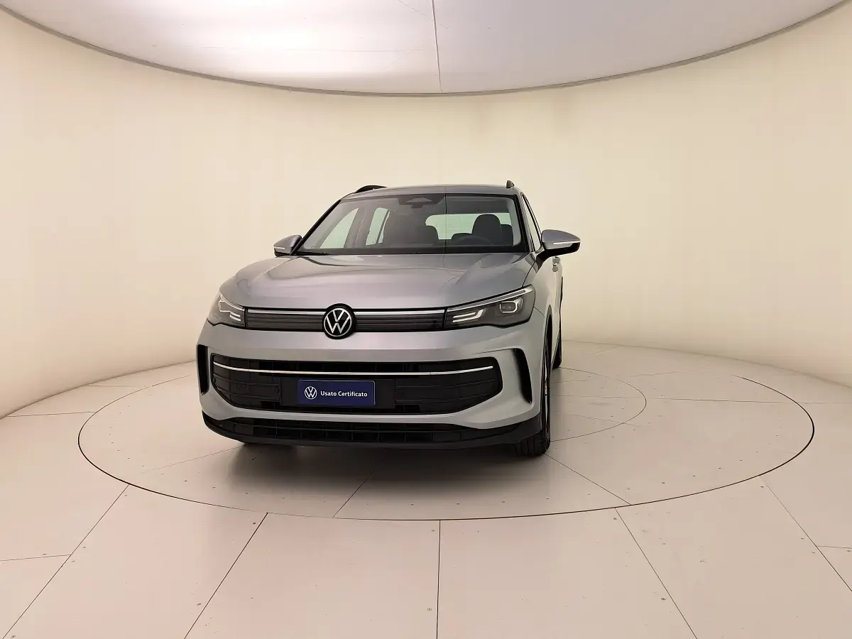 Usata VW Tiguan Life 150 CV (110 kW) 2025 Dolomite silver metallizzato SUV
