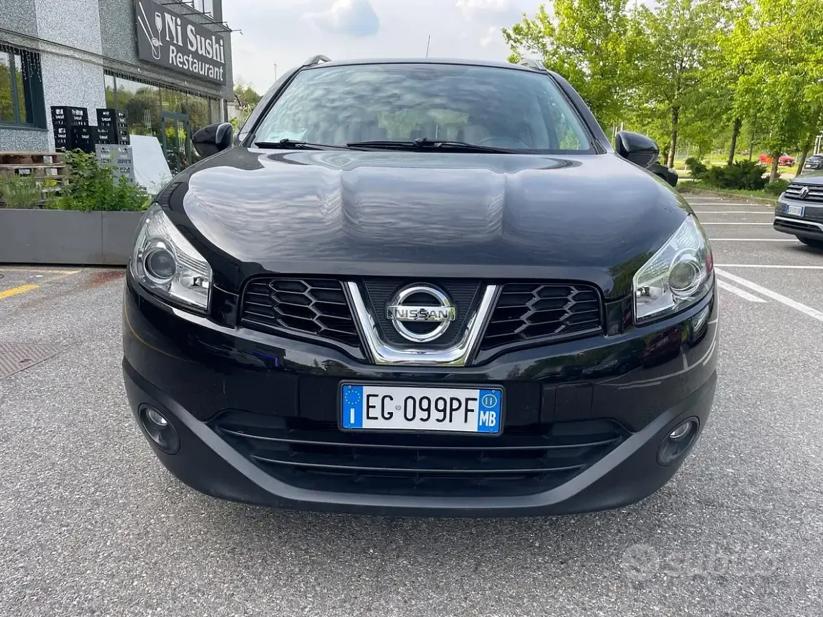 Usata Nissan Qashqai N-TEC 141 CV (103 kW) 2011 Nero SUV
