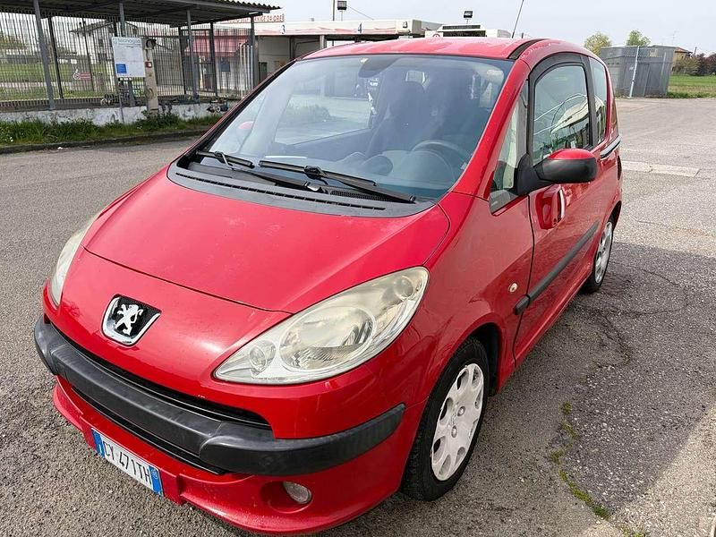 Usata Peugeot 1007 68 CV (50 kW) 2005 Rosso Monovolume