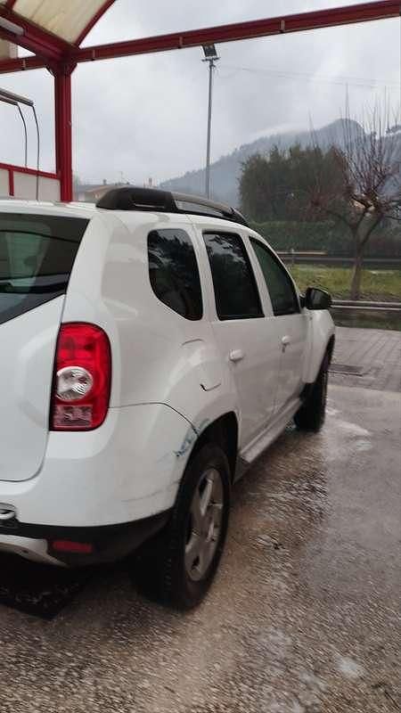 Usata Dacia Duster Lauréate 105 CV (77 kW) 2013 Bianco Station wagon