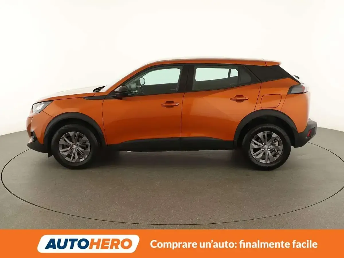 Usata Peugeot 2008 Active 101 CV (74 kW) 2022 Arancione SUV