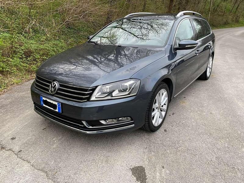 Usata VW Passat Highline 140 CV (102 kW) 2011 Grigio Station wagon
