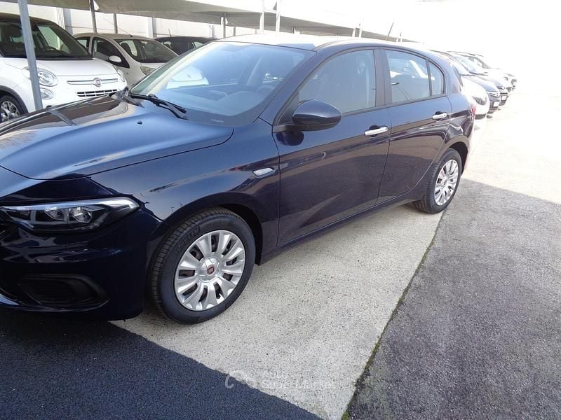 Usata Fiat Tipo 120 CV (88 kW) 2019 Blu Berlina
