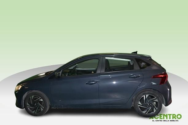 Usata Hyundai i20 83 CV (61 kW) 2023 Gray Utilitaria
