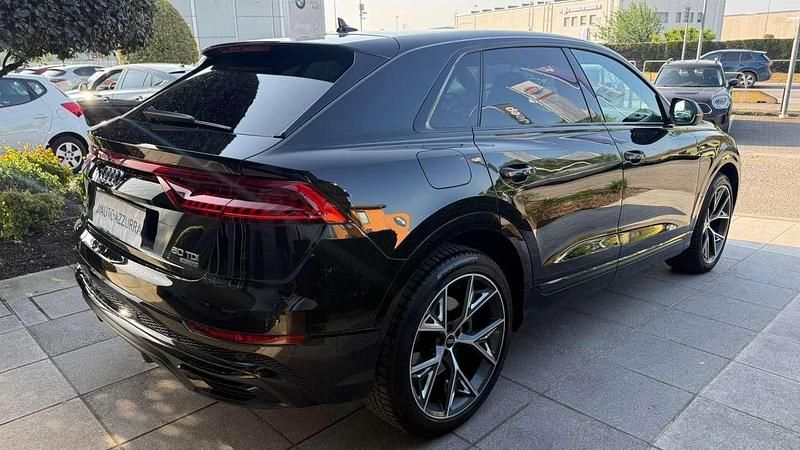 Usata Audi Q8 Comfort 286 CV (210 kW) 2023 Nero mythos SUV