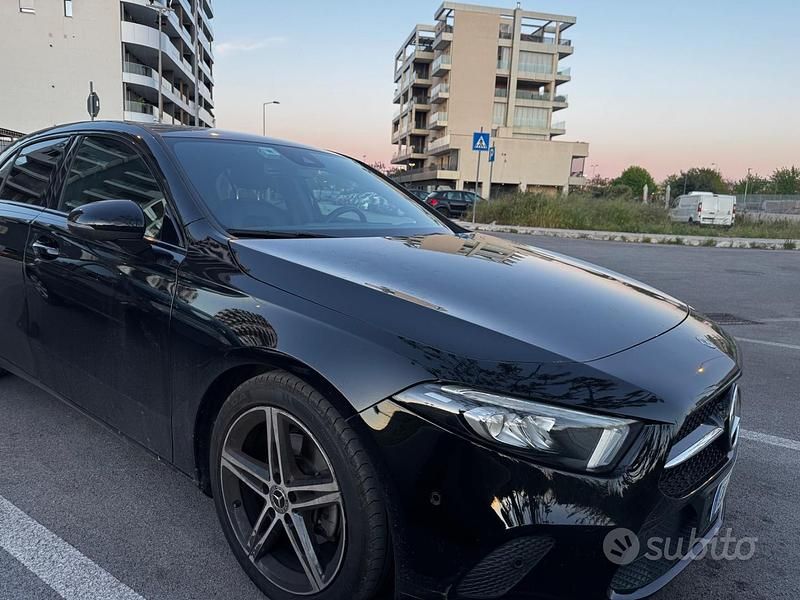 Usata Mercedes A180 116 CV (85 kW) 2022 Nero Berlina