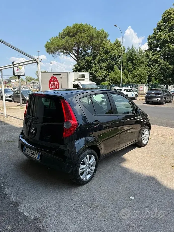 Usata Opel Agila Enjoy 94 CV (69 kW) 2011 Nero Utilitaria