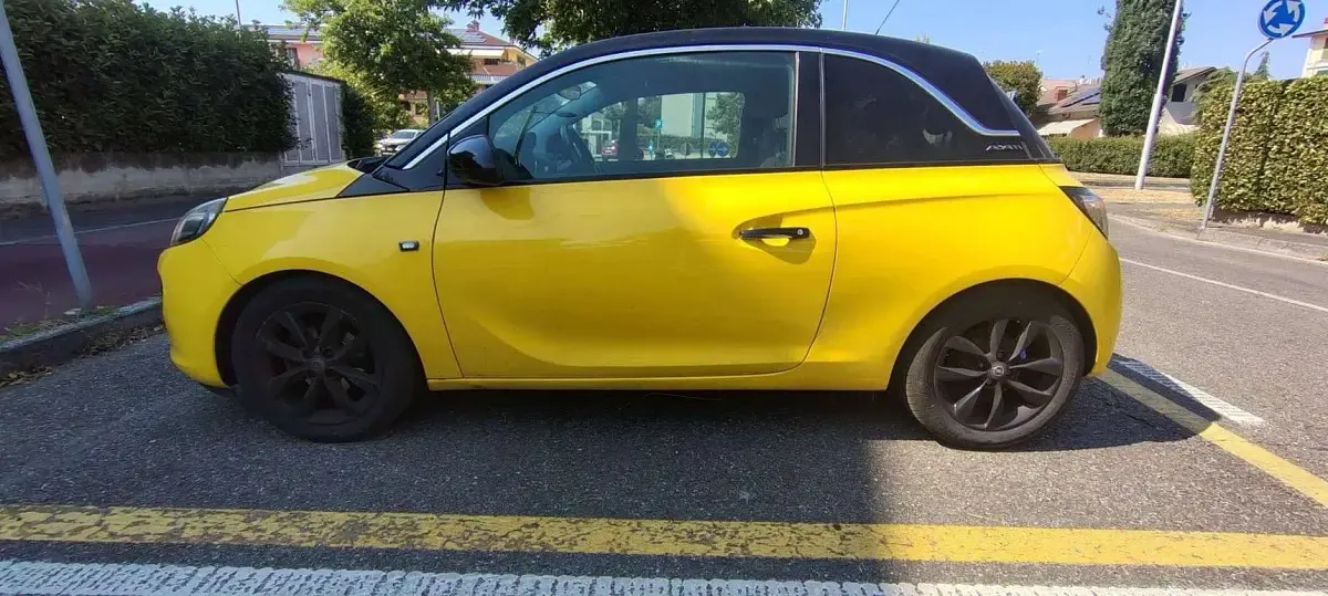 Usata Opel Adam 69 CV (50 kW) 2013 Giallo Utilitaria