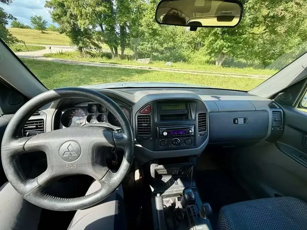 Usata Mitsubishi Pajero 99 CV (72 kW) 2001 Argento SUV