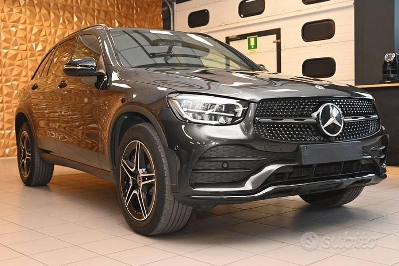 Usata Mercedes GLC300e Premium 320 CV (235 kW) 2021 Grigio SUV